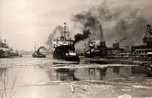 ant01 Ob ledes ud af Kaliningrad havn