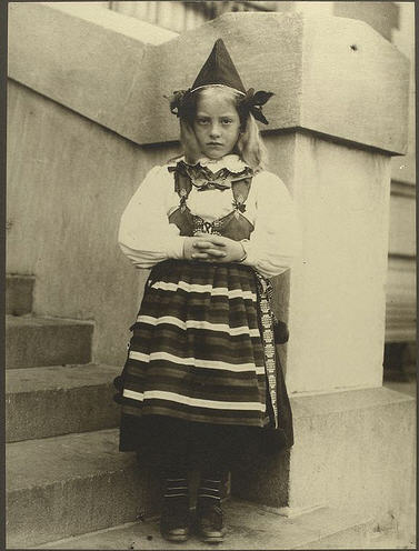 http://www.steampunk.dk/wp-content/uploads/folk013.jpg