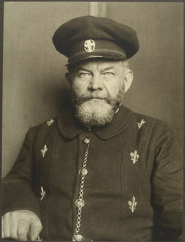 folk02 Danskeren Peter Mayer fra Svendborg ankom 1909