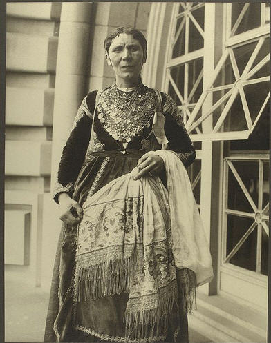 folk08 Græsk kvinde - 1909
