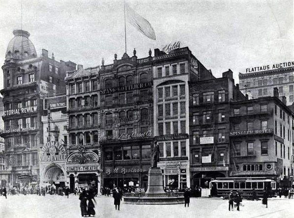 ny010 Reklamer på Union Square i 1910 - bemærk Automatic Vaudeville