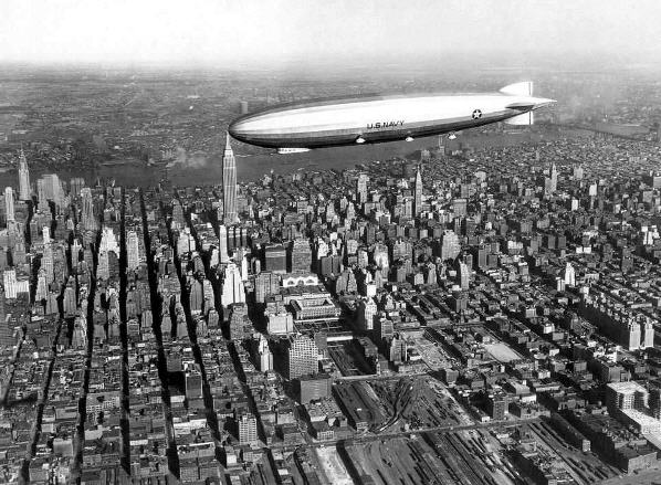 ny021 US Navy luftskib over New York i 1931