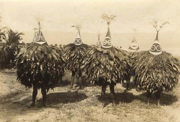 pic06 I det dybeste Afrika, lever en fjern afart af Teletubbies