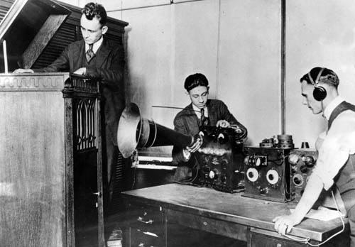 radio02 Der sendes på æterens bølger