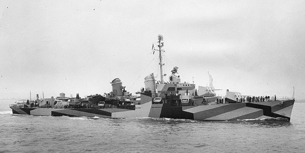 scr24 USS Charles S. Sperry frisk fra værftet i maj 1944