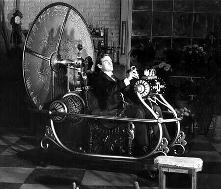 the_time_machine_large_01 the_time_machine_large_01