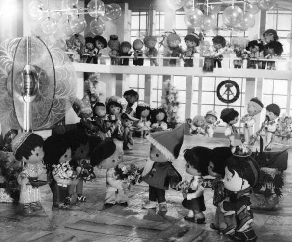 tv02 Sandmännchen i multikulturelt selskab engang i 1980erne