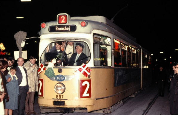 vogn05 KS-ledvogn nr. 887 på rådhuspladsen 19/10 1969 - sidste tur