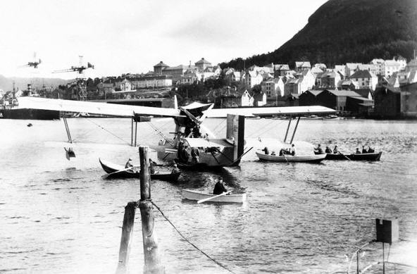 zep087 Amundsens eftersøgningsfly - eftersøges stadig