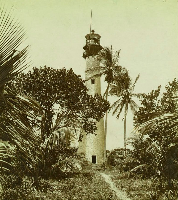 Gamle fyrtårne i sort og hvid | steampunk.dk